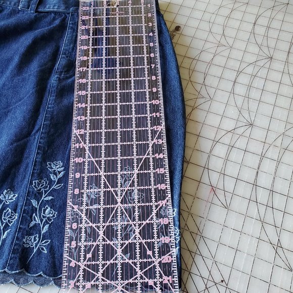 Liz Claiborne Denim Mini Skirt with embroidery size 6 - Picture 4 of 5